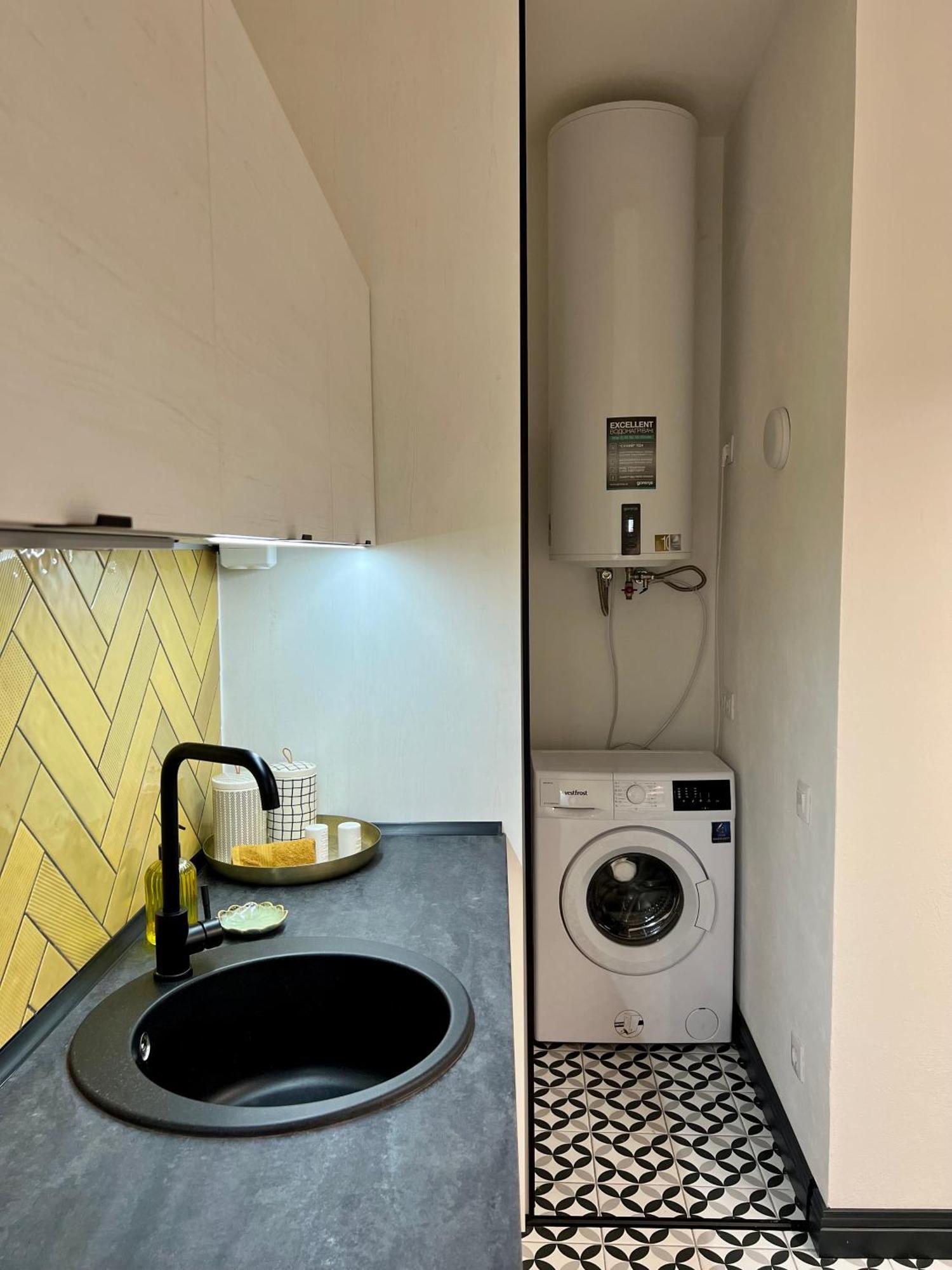 Art Apartment Glebova ลวีฟ ภายนอก รูปภาพ