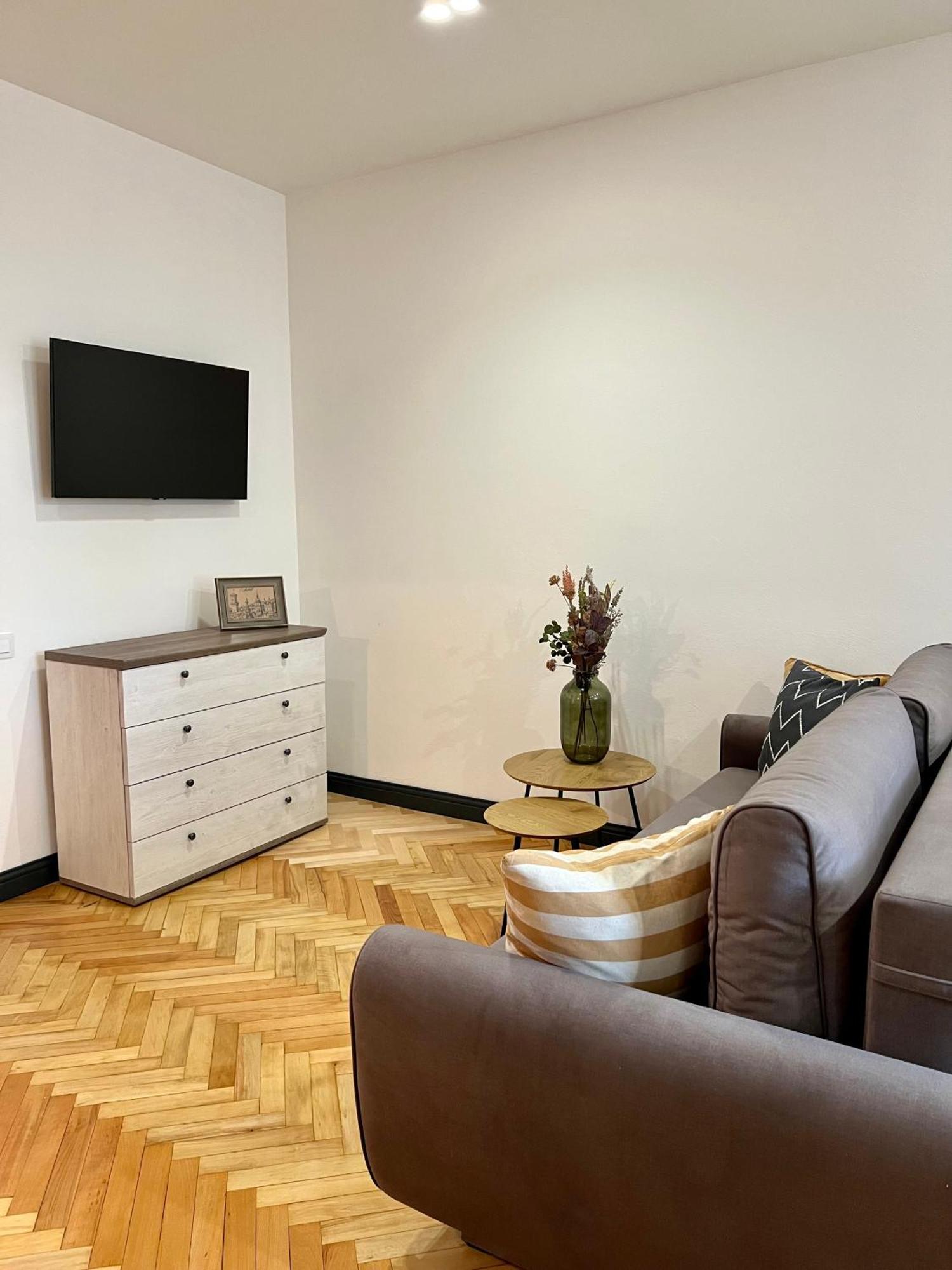 Art Apartment Glebova ลวีฟ ภายนอก รูปภาพ
