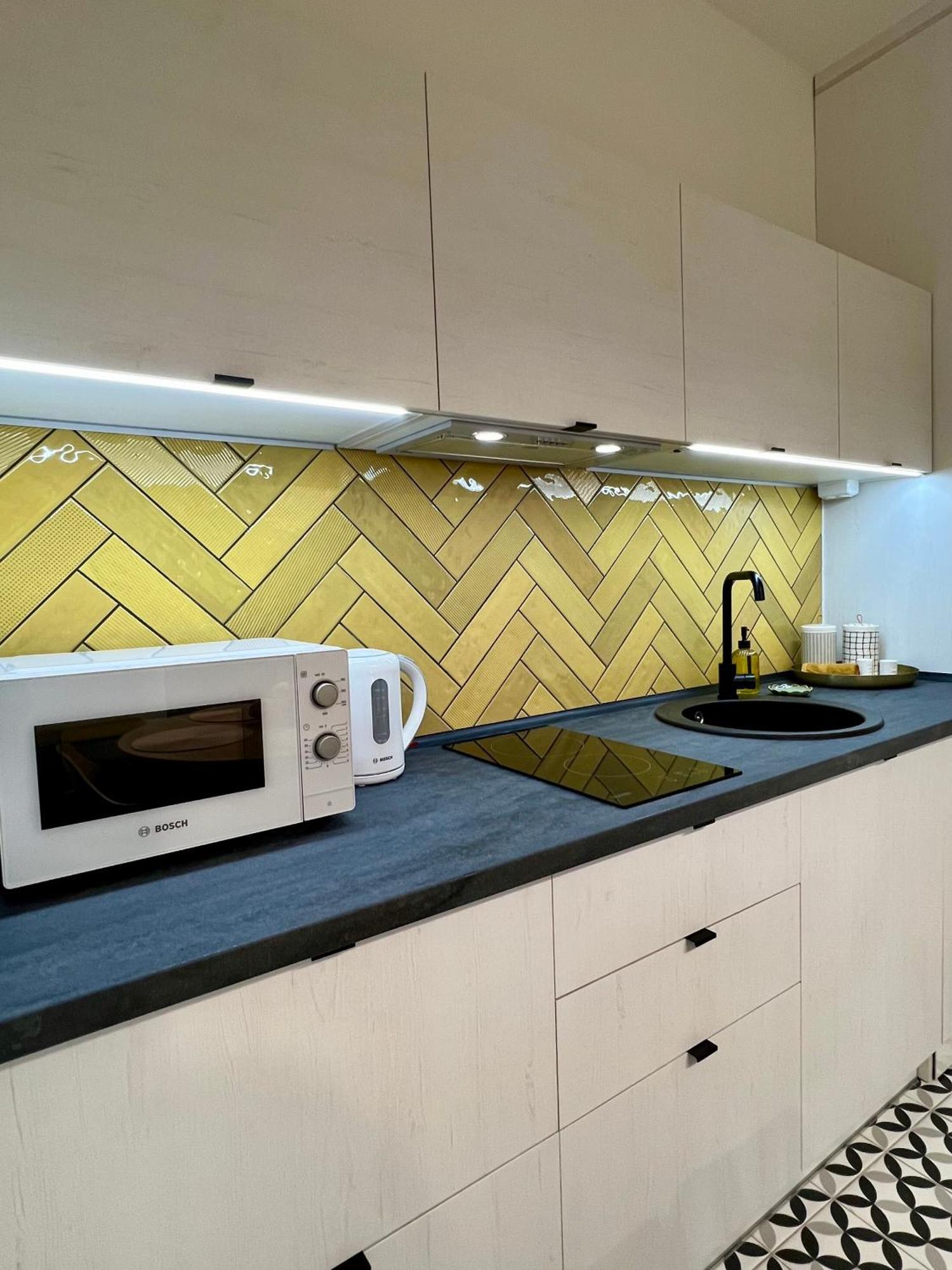 Art Apartment Glebova ลวีฟ ภายนอก รูปภาพ