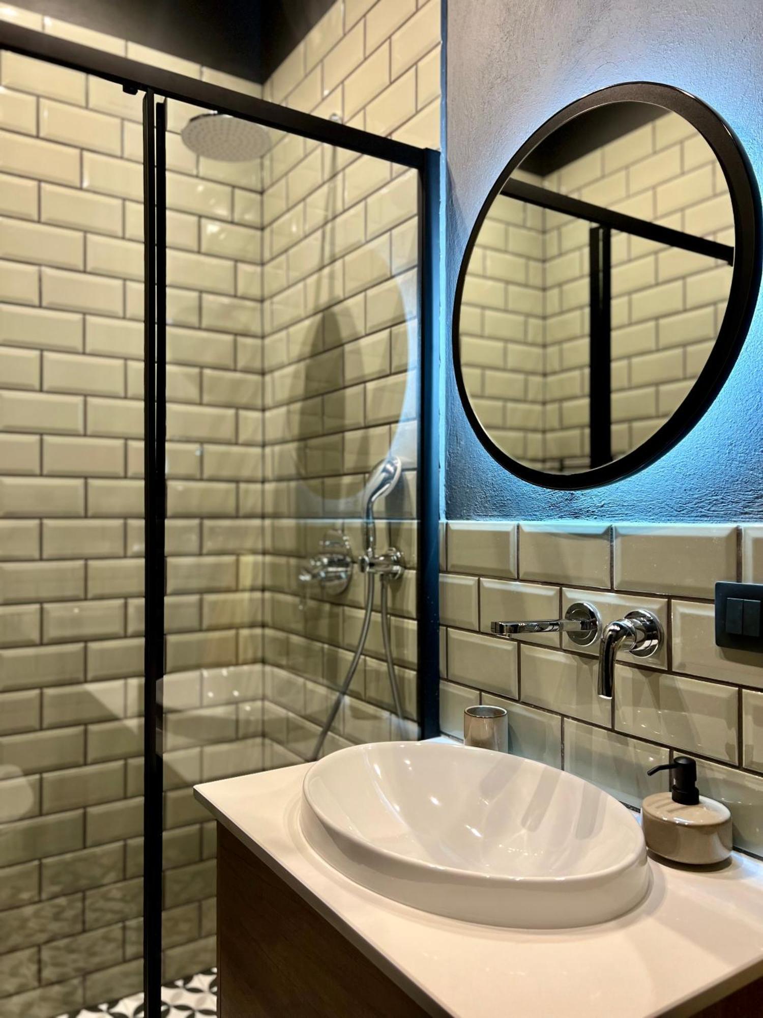 Art Apartment Glebova ลวีฟ ภายนอก รูปภาพ